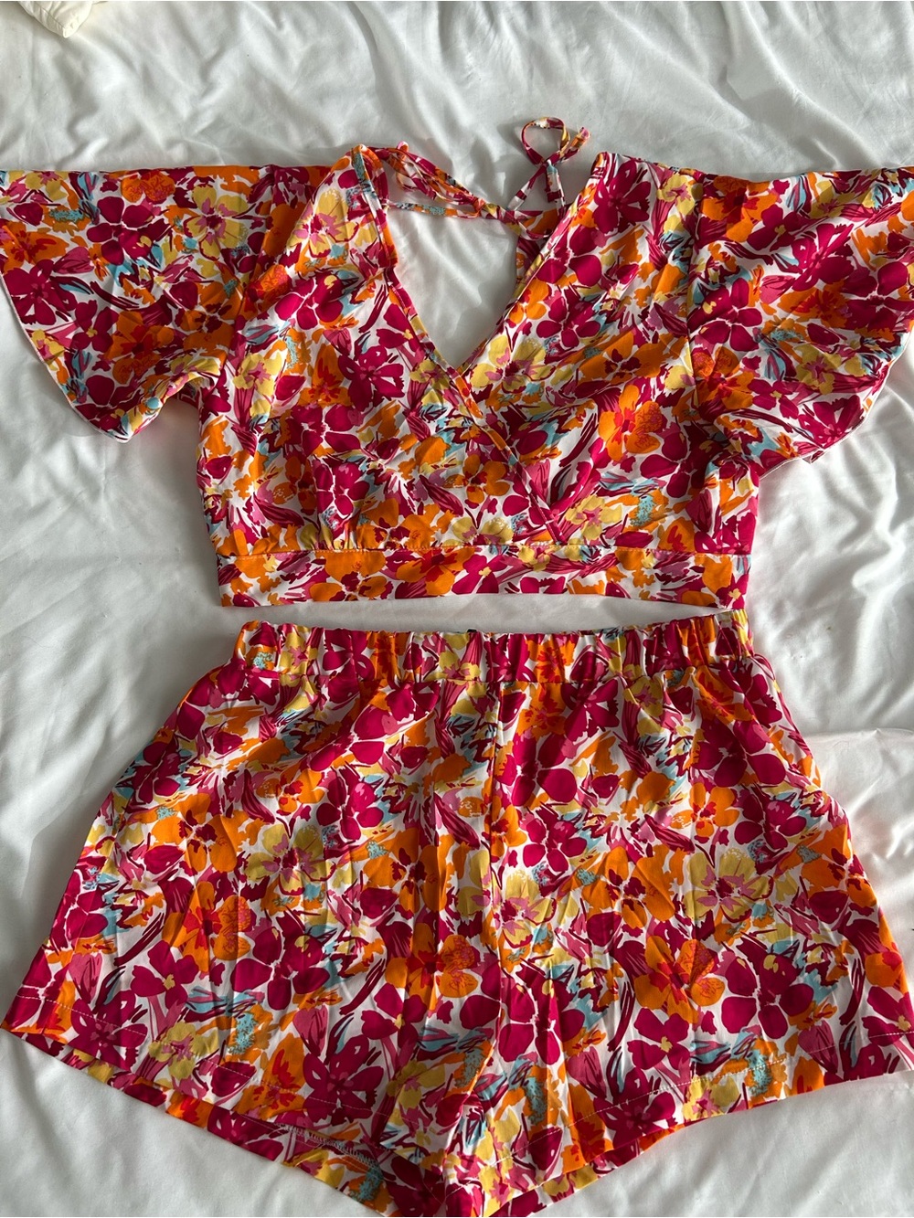 SHEIN Floral Two-Piece Crop Top & Shorts Set in Pink, Orange, Yellow - XL